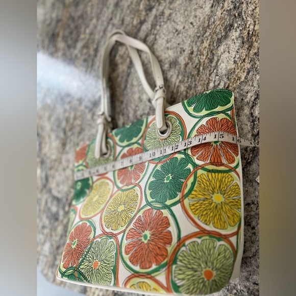Nwt Charming Charlie Citrus Splash White Vegan Leather Tote With silver Accent - Picture 15 of 16